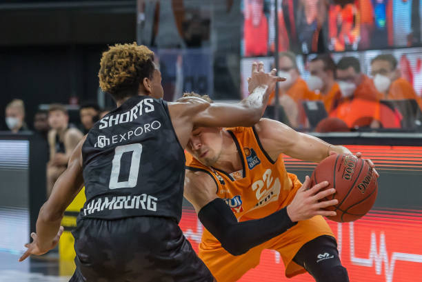 这位队长却 这位队长却